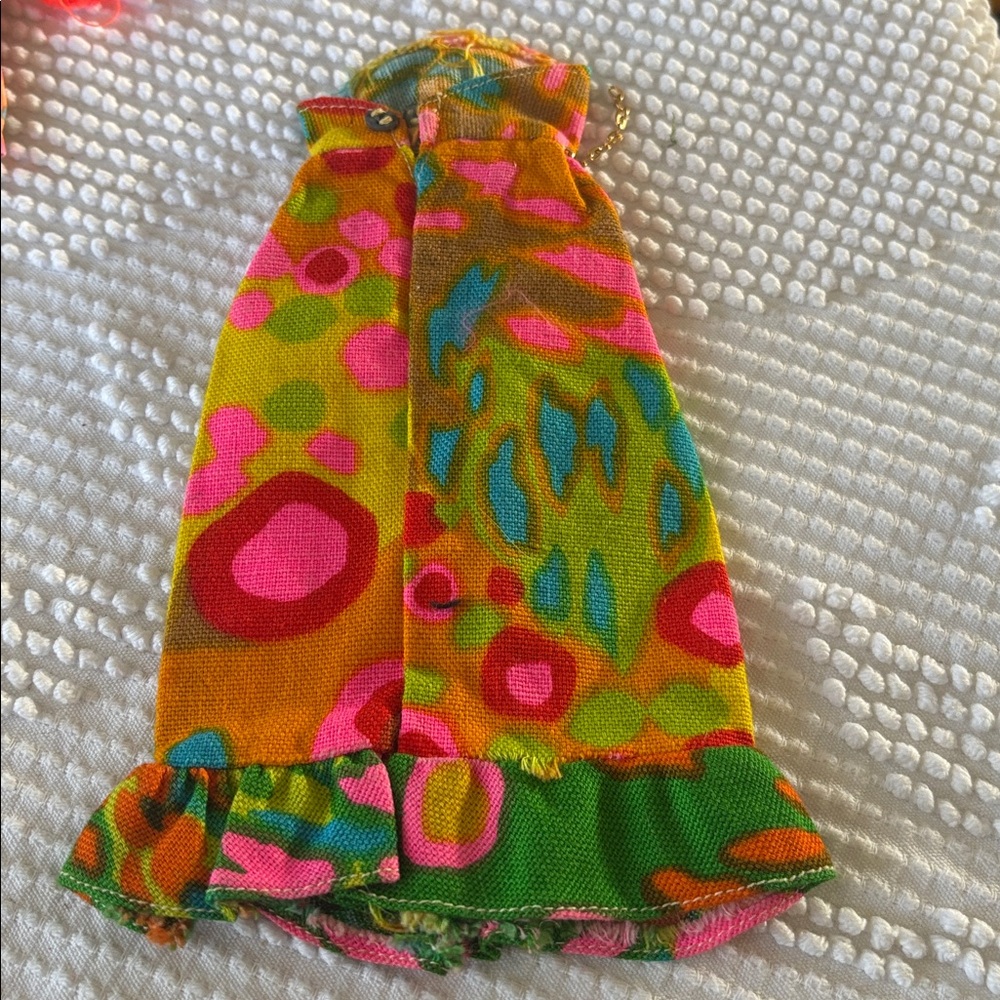 Vintage-Inspired Barbie (c) Dress Set in Bright Neon Floral - Picture 3 of 8